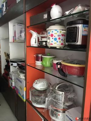 店鋪合同到期，全場清倉甩賣，日用百貨與小家電一件不留